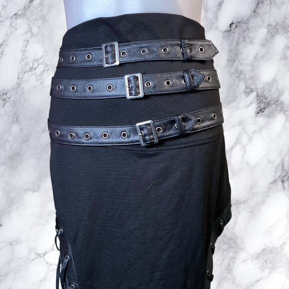 Widow Lace Up Skirt in Black - Picture 2 of 12